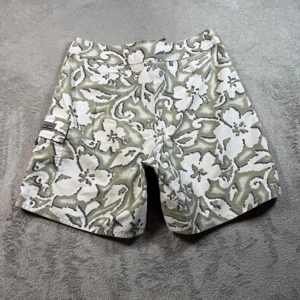 Vintage Quiksilver Board Shorts Mens 32 Green Floral Y2K Made in USA